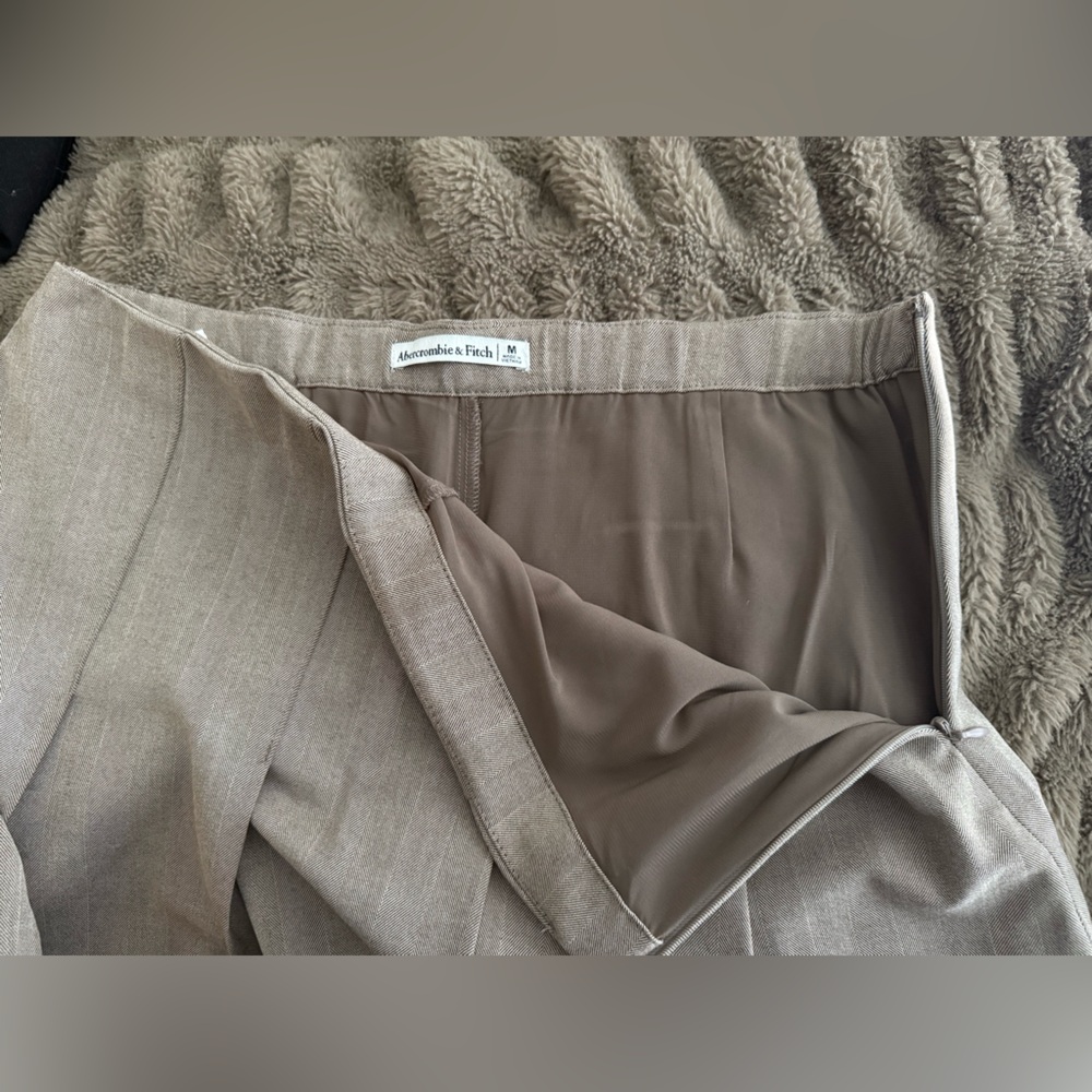 Abercrombie brown Pleated Skirt - Picture 3 of 4
